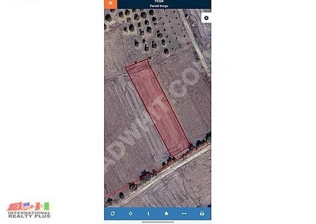 BİLECİK GÖZPAZARINDA SATILIK YOLLU TARLA