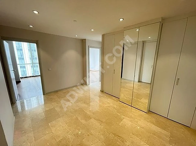 Maslak Mashattan'da Güzel Peyzaj Manzaralı Satılık Boş 4+1 Daire