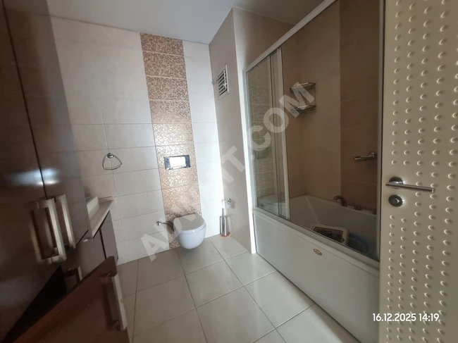 شقة فاخرة 3.5 غرف نوم وصالة للبيع في جينزا