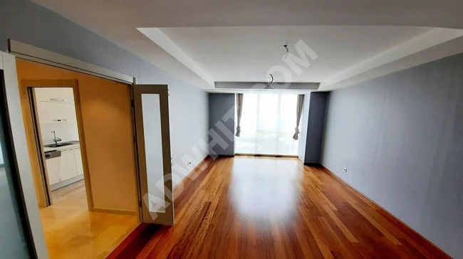 Mashattan'da Kiracısız Havuz Manzaralı Alçak Kat 3+1 Daire