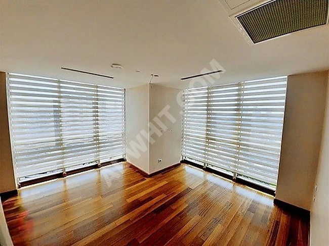 Mashattan'da Kiracısız Havuz Manzaralı Alçak Kat 3+1 Daire