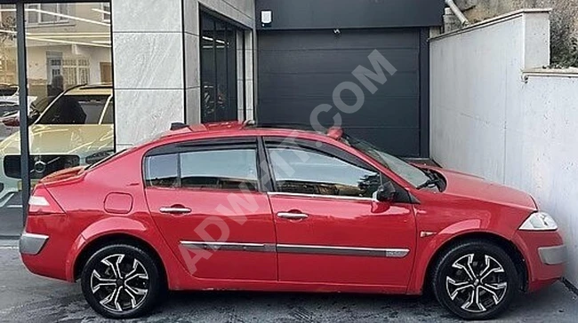 MONACO MOTORS'DAN 2005 MEGANE CAM TAVAN KIRMIZI TERTEMİZ