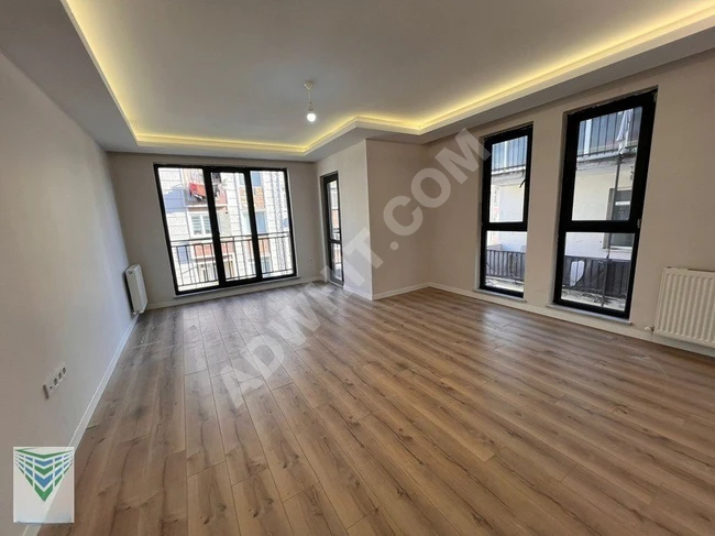 VANEden MAREŞAL ÇAKMAK MAH.2+1 TRAMVAYA YAKIN SIFIR DAİRE