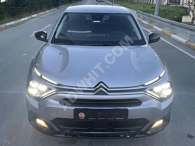 SÜMBÜL'DEN 2023 MODEL CİTROEN C4 X DEĞİŞENSİZ BOYASIZ TRAMERSİZ