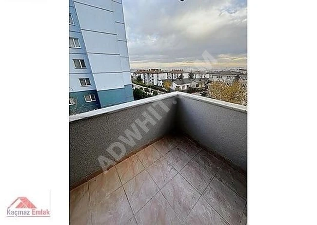 KAÇMAZ EMLAK'TAN YENİŞEHİRDE SİTE İÇİ 4. KAT 120 M2 GENİŞ DAİRE.
