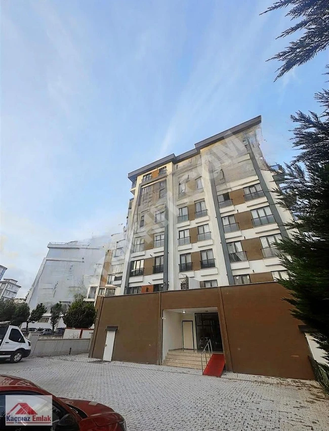 KAÇMAZ EMLAK'TAN KURTKÖYÜN EN GÜZEL MAHALLESİNDE 2+1 87 M2 DAİRE