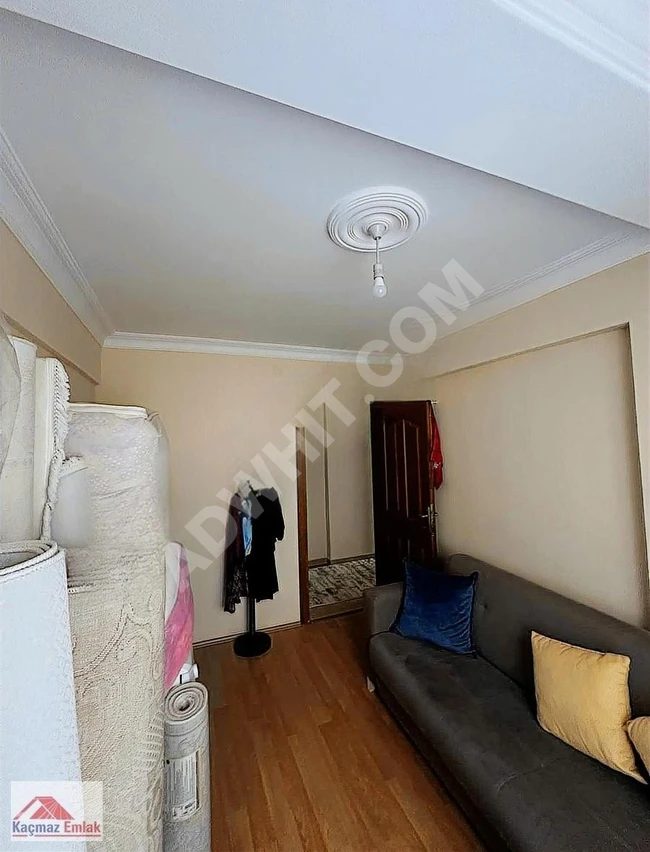 KAÇMAZ EMLAK'TAN KAVAKPINARDA ANA CADDEYE YAKIN GENİŞ 3+1 125 M2