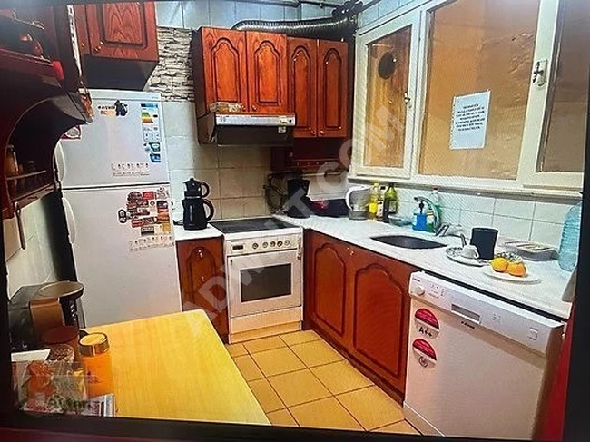 Bakırköy İSTANBUL cd. Üzeri KARAT İş merkezi Karşısı