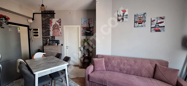 شقة مفروشة سوبر ديلوكس بفرشها الكامل للبيع 1+1 ضمن مجمع أكتورز 