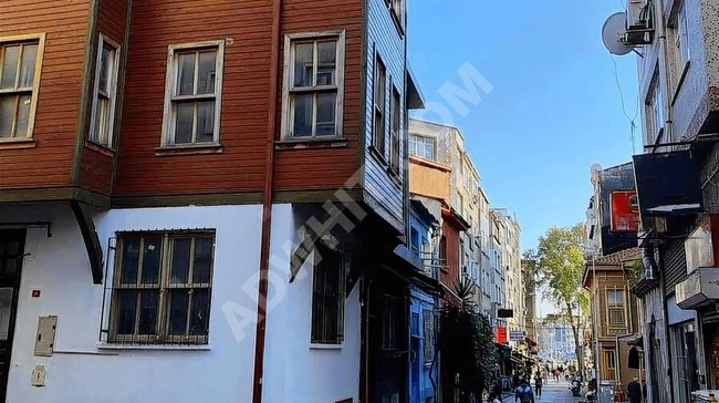 Aksarayda Metroya Yürüyüş Mesafesinde Satılık Komple Bina!