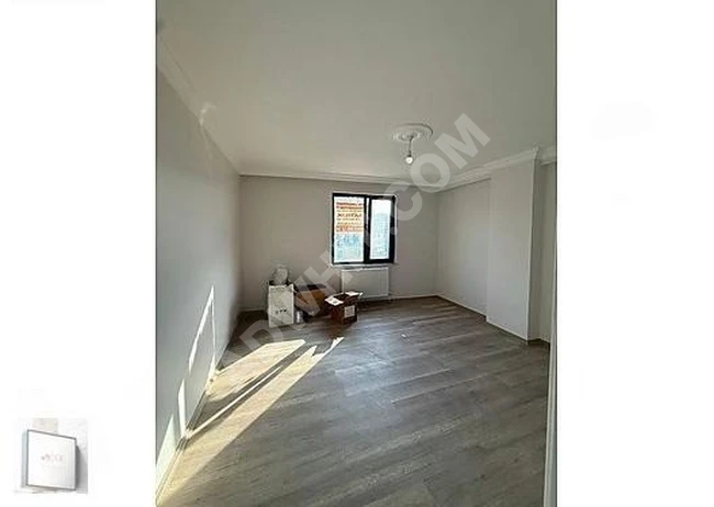 MÜTHİŞ GENİŞLİKTE İKİ AİLE YE ÖZEL YAPILMIŞ CADDE ÜZERİ DUBLEKS