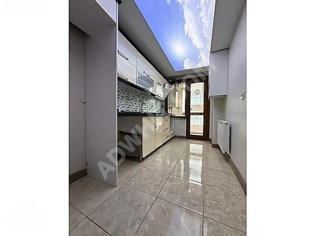 METROBÜSÜN DİBİNDE EBEVEYN BANYOLU KAPALI MUTFAK 1+1 KİRALIK !!