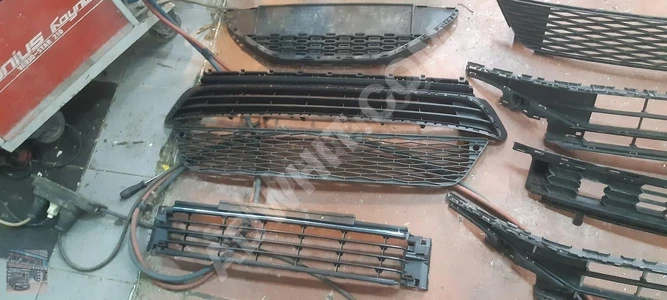 SEAT LEON 2013-2017 شبكة وسطية