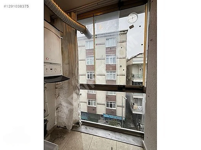 METROBÜSÜN DİBİNDE EBEVEYN BANYOLU KAPALI MUTFAK 1+1 KİRALIK !!