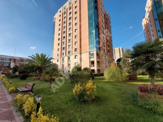 شقة دوبلكس مفروشة بإطلالة بحر وبحيرة في اسطنبول! 