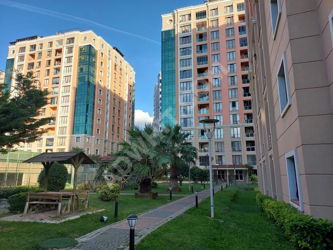 شقة دوبلكس مفروشة بإطلالة بحر وبحيرة في اسطنبول! 