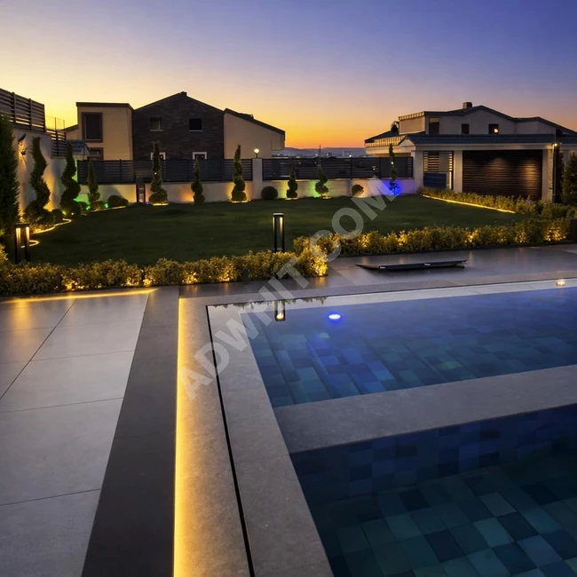 قصر جديد جاهز للسكن للبيع 