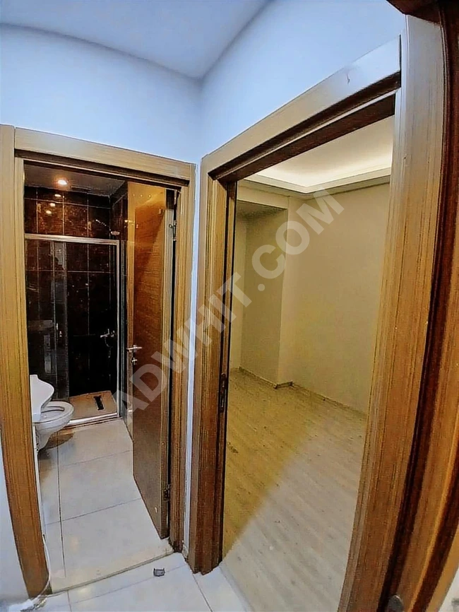 metro-Buse 12 dakika yürüme mesafesi temiz boyalı yeni binada