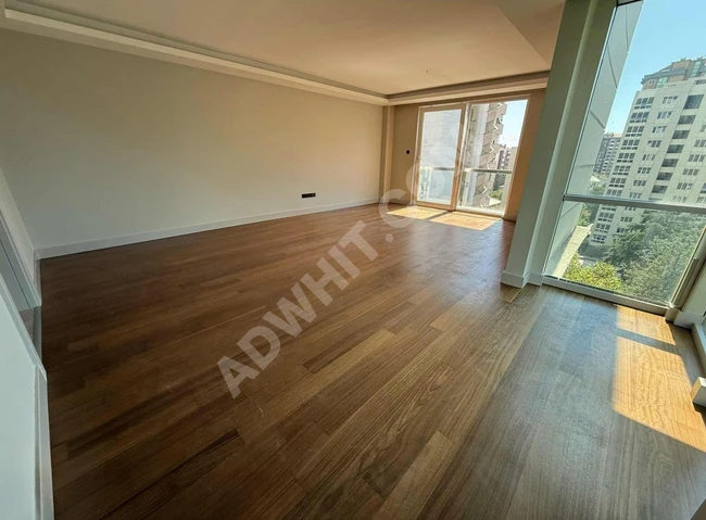 SUADİYE'DE SATILIK 3+1 BOŞ DAİRE DİVAN'A 3 DK LÜKS MİMARİ DEKOR