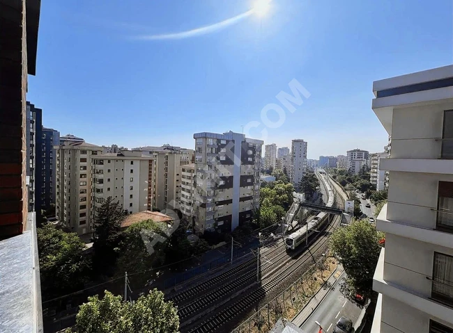 SUADİYE'DE SATILIK 3+1 BOŞ SIFIR DAİRE BALKONLU MARMARAYA 3 DK