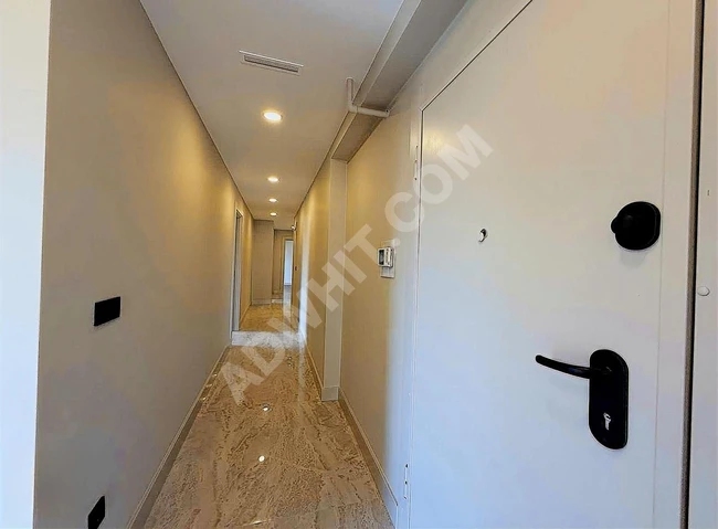 SUADİYE'DE SATILIK 3+1 BOŞ DAİRE DİVAN'A 3 DK LÜKS MİMARİ DEKOR