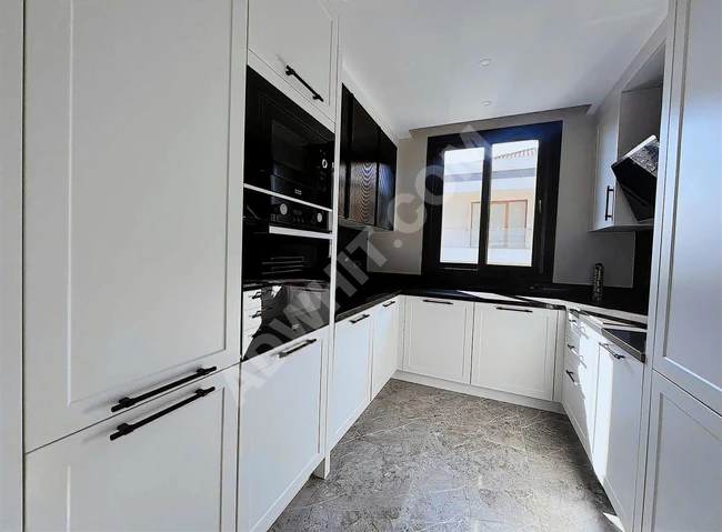 SUADİYE'DE SATILIK 3+1 BOŞ SIFIR DAİRE BALKONLU MARMARAYA 3 DK