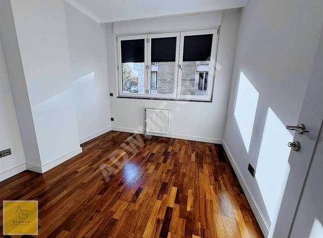 CADDEBOSTAN SAHİLDE SATILIK 4+1 145M²BOŞ DAİRE 2 ARAÇLIK OTOPARK