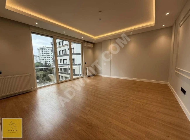 KOZYATAĞI'NDA SATILIK 2+1 75 M² NET ARA KATTA BOŞ DAİRE GARAJLI