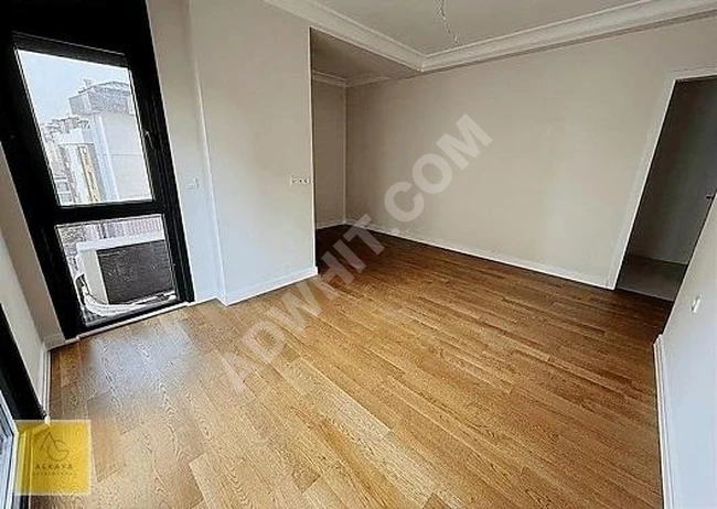 SUADİYE NOTER SOKAK'TA SATILIK 3+1 BALKONLU 105M² NET DAİRE