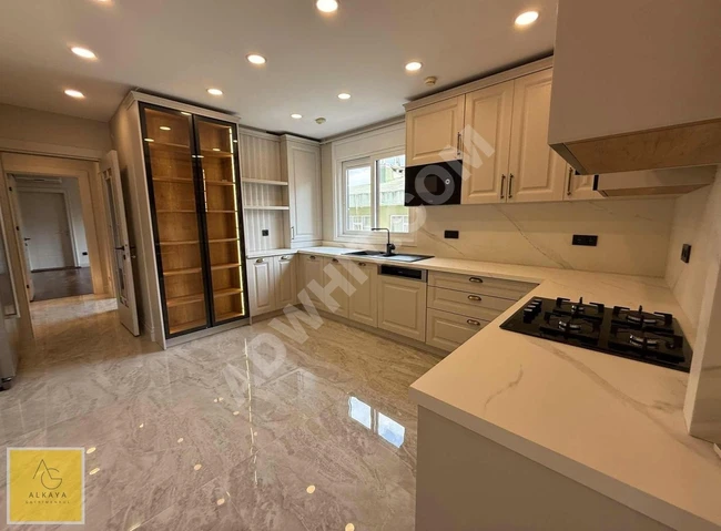 GÖZTEPE'DE SATILIK 4+1 BOŞ DAİRE KATTA TEK DAİRE ÖZELLİKLİ