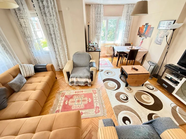 BAKIRKÖY İNCİRLİ ÇAMLIKTA OTOPARKLI ASANSÖRLÜ 3+1 DAİRE