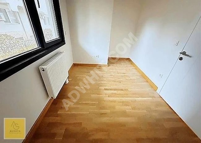 CADDEBOSTAN SAHİL'DE SATILIK 3+1 SIFIR BOŞ DAİRE YALI PARSELİNDE