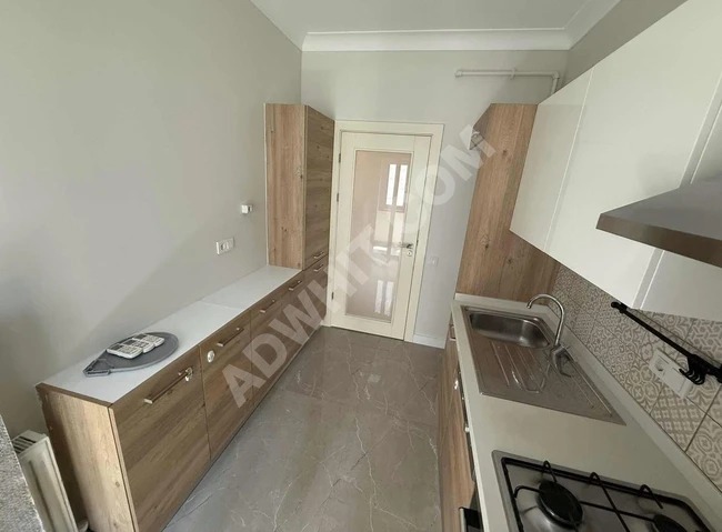 ALKAYA'DAN SUADİYE BAĞDAT CADDESİNE 5.BİNA ÖNÜ AÇIK BALKONLU 3+1