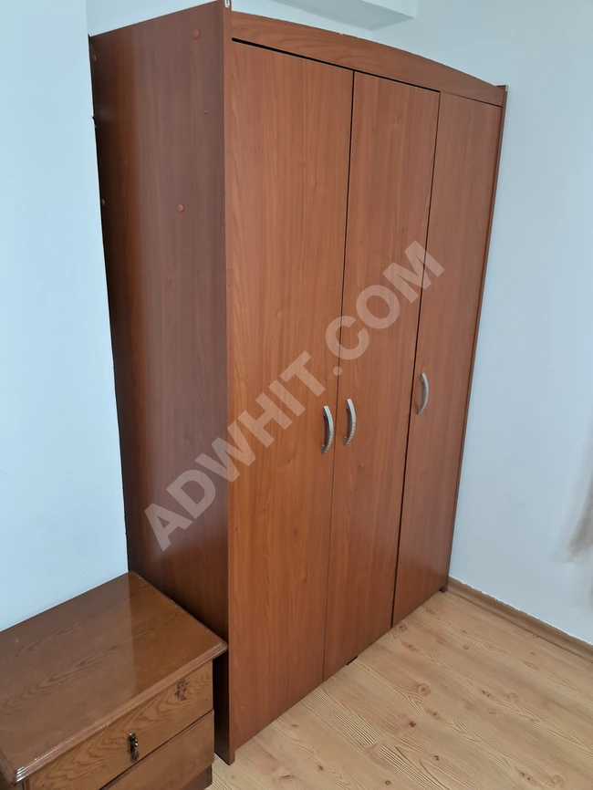 خزانة ملابس ثلاثية 