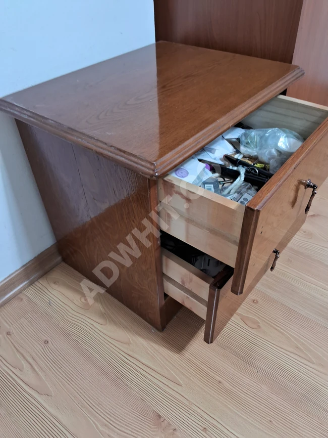 خزانة سرير جانبية 