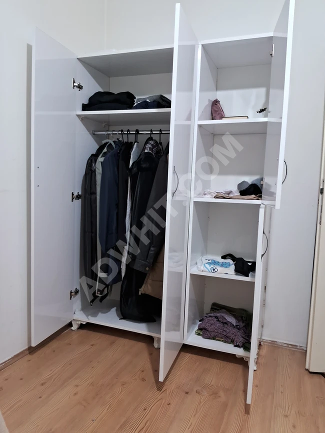 خزانة ملابس ثلاثية بيضاء 