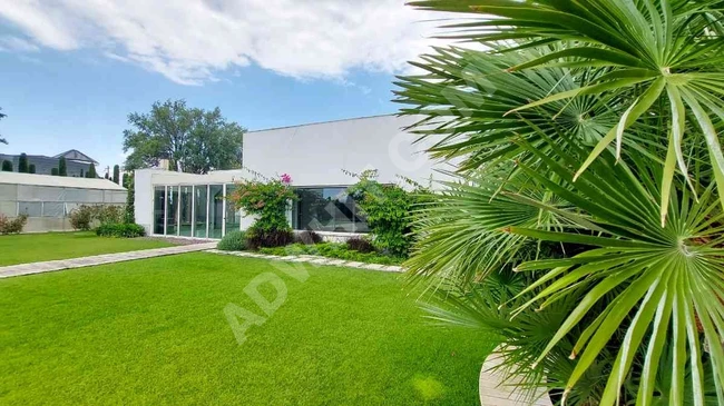  5.536 M² MÜSTAKİL ARAZİDE ÖZGÜN MİMARİ TASARLANMIŞ LÜKS VİLLA