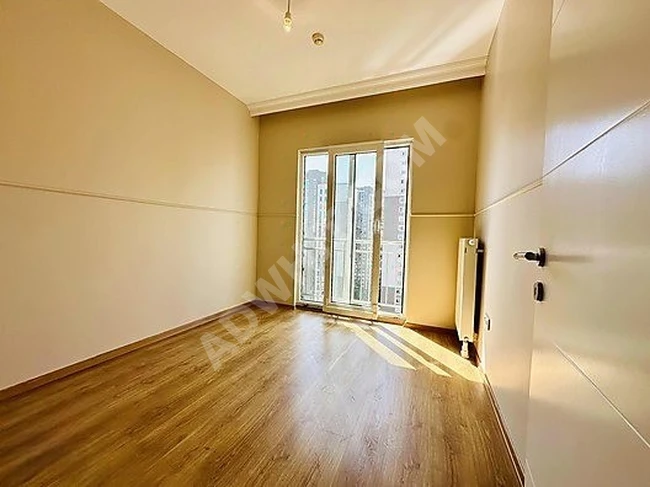 İNNOVİA2 SİTESİNDE BAKIMLI 2+1 KİRALIK HAVUZ CEPHE DAİRE