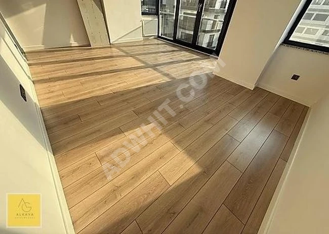 ALKAYA'DAN CADDEBOSTAN'DA BAĞDAT'A 1.PARALEL 2+1 KÖŞE DAİRE