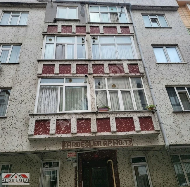 alizeden sefaköy gültepe metrobüsün dibinde arakat 20 mt hisseli