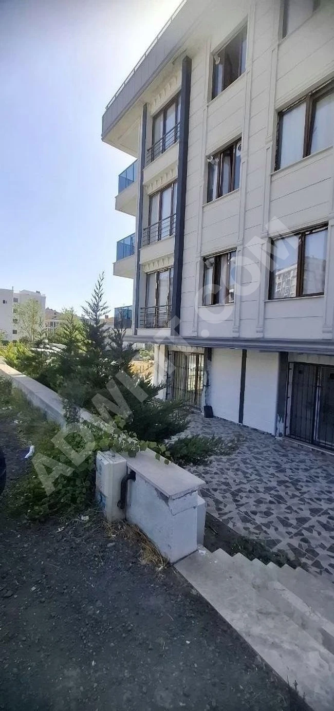 BÜYÜKÇEKMECE PINARTEPE MAHALLESİ KISA KATLI 4+2 DUBLEKS DAİRE