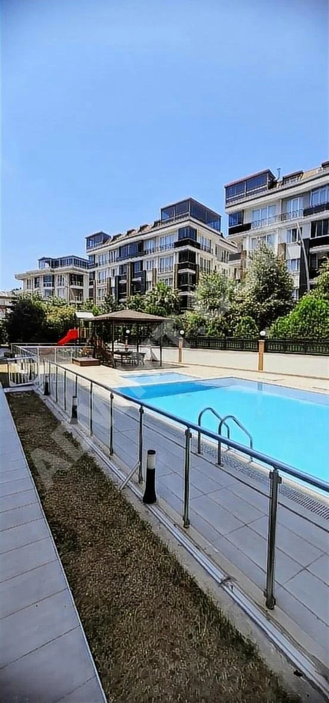 Beylikdüzü kısa katlı site içi 220m2 4+1deniz manzaralı kiralık