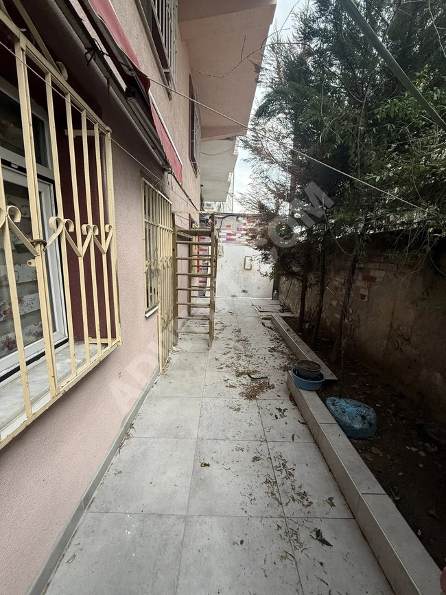 للاجار شقه غرفتين وصالون فاضي بدون الاثاث 