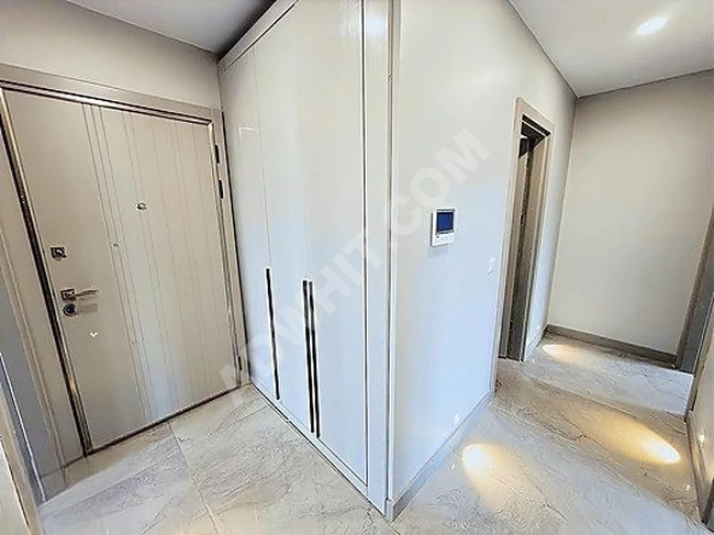 ÇENGELKÖY'DE SİTE İÇERİSİNDE ÖNÜ AÇIK 2+1 ARA KAT SATILIK DAİRE