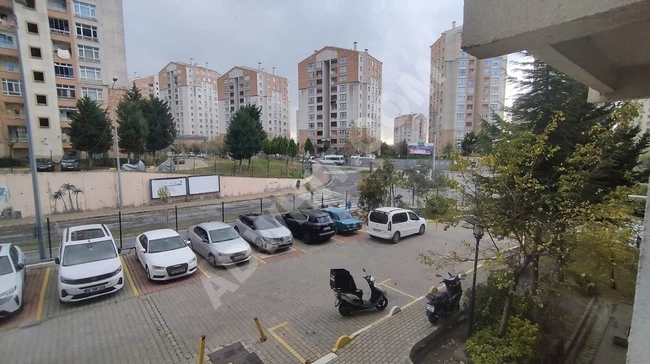 KAYAŞEHİR 3.BÖLGE ÜST ADA SATILIK 3+1 BOŞ DAİRE.