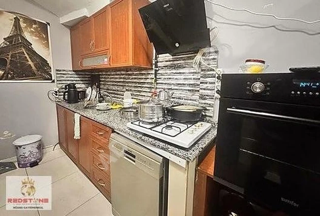 REDSTONE NÜANS HALKALI MERKEZ DÜZ AYAK ÇİFT GİRİŞ 2 KATLI DÜKKAN