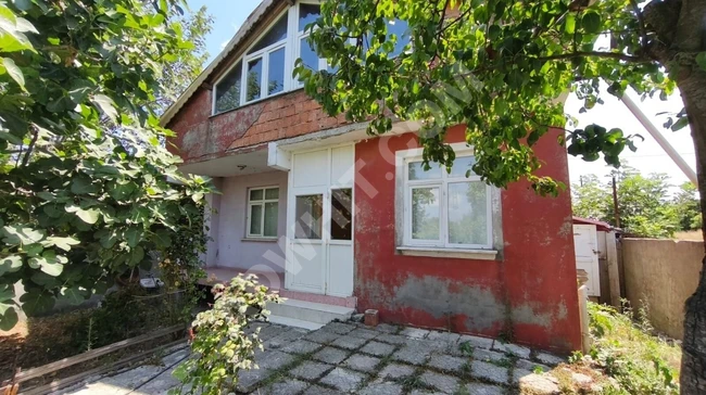 Arnavutköy Çilingir Haraççı Muayane İst.Karşısı 250m2 Bahçeli Ev