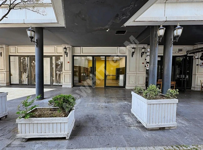 MEYDAN HALKALI SİTESİ 110 M2 DÜZ AYAK KULLANIŞLI KİRALIK DÜKKAN