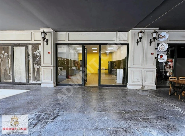 MEYDAN HALKALI SİTESİ 110 M2 DÜZ AYAK KULLANIŞLI KİRALIK DÜKKAN