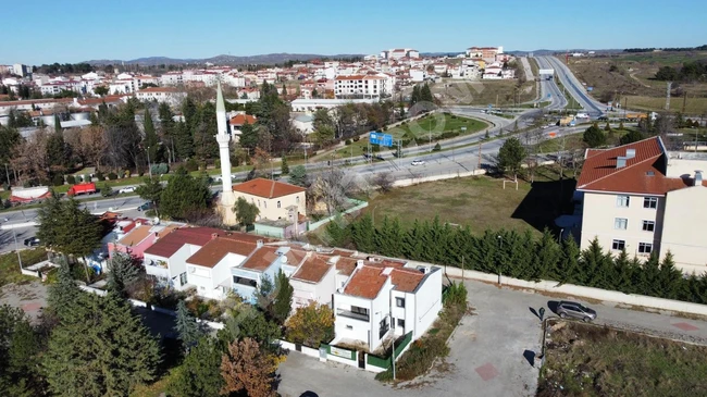 فيلا مستقلة فاخرة للبيع قرب مركز المدينة